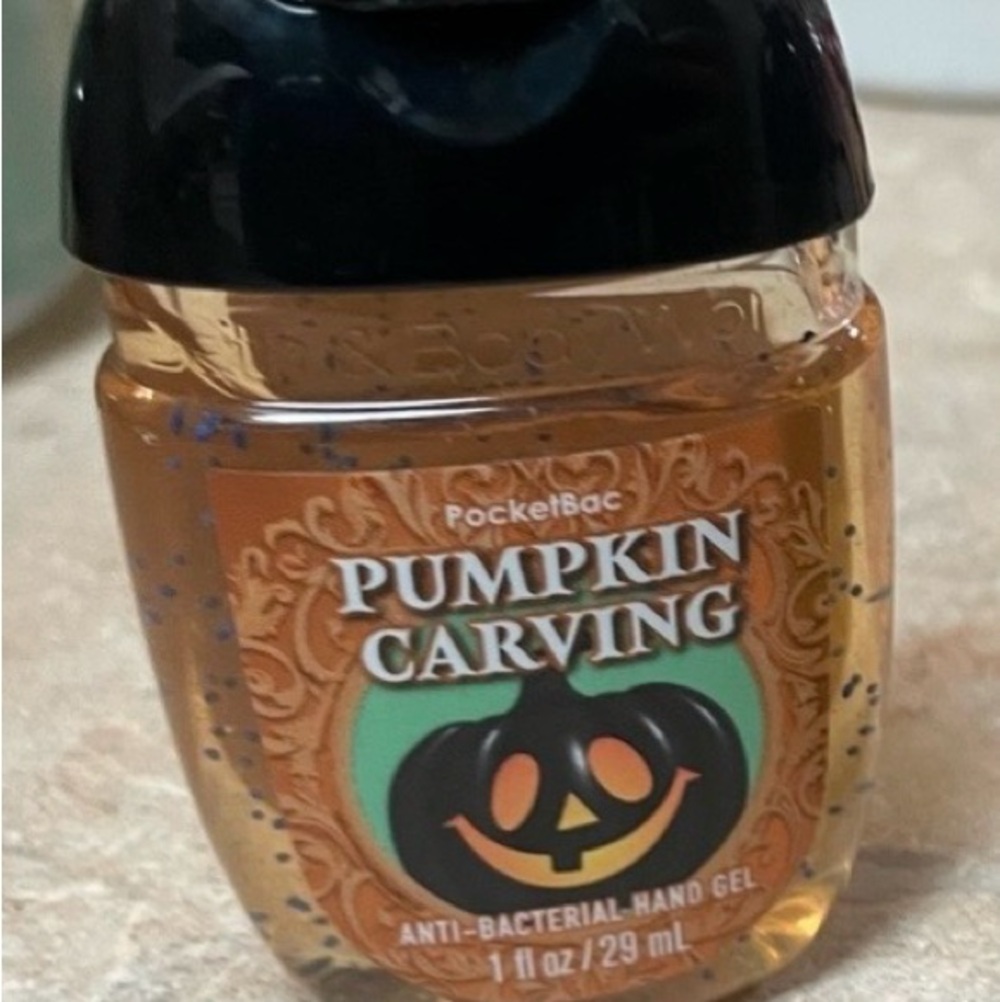 Bath & Body Works Pumpkin Carving Cleansing Hand Gel - Picture 2 of 2